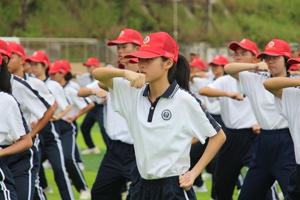 青春亮剑 强国有我——中山二中2022级高一学子军训开营！